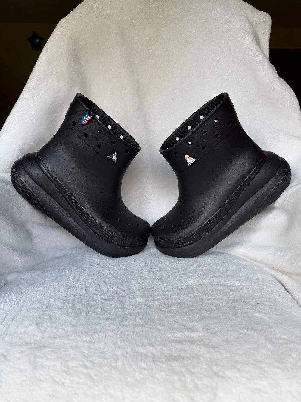Crocs Unisex Crush Ankle Boots M6 / W 8 With Charms